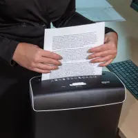 Sencor SSK 160 Longitudinal Shredder with 6mm Strips Up to 6 Pages with 7 Liter Basket